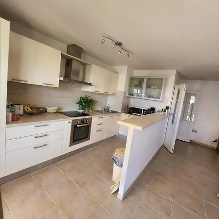 T3 Proche Plage, Dans Avec Piscine Apartment