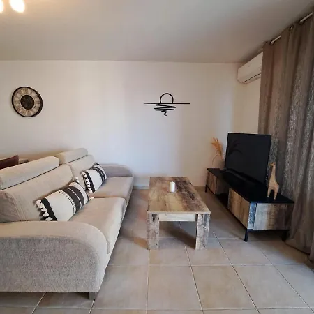 T3 Proche Plage, Dans Avec Piscine Appartement Calvi (Corsica)